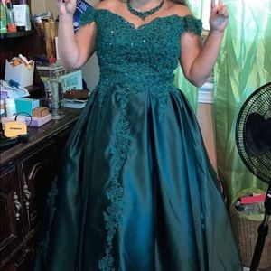 Dark green prom dress, fit to chest size 32 DD.